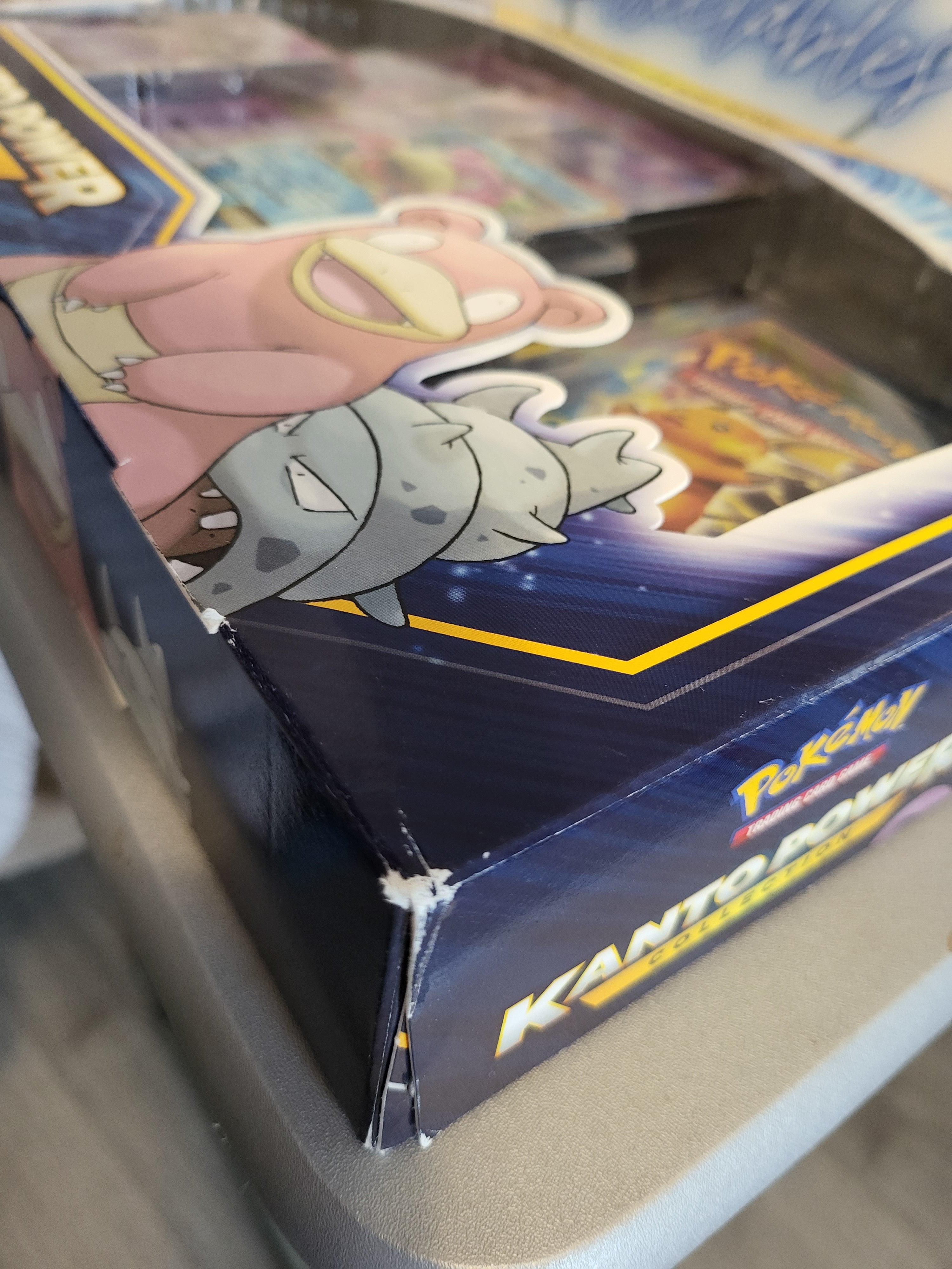 Pokémon Evolutions Kanto Power Collection Box - Featuring Mewtwo EX - NEW - Box Damage - See Pics